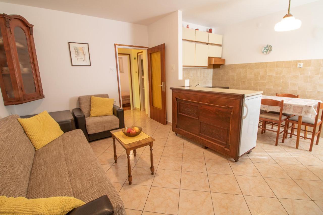 Apartment Mario With Terrace And Sea View Baška Exteriör bild