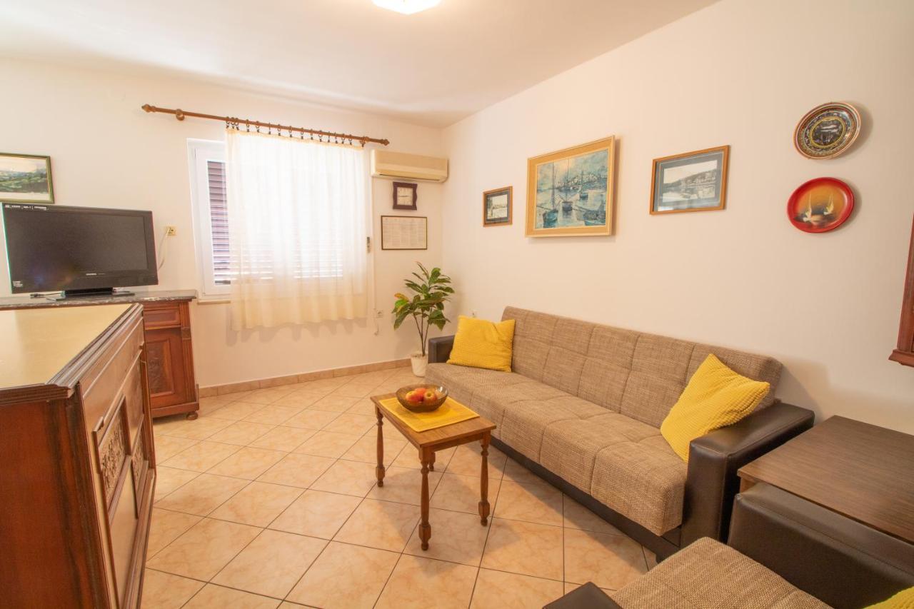 Apartment Mario With Terrace And Sea View Baška Exteriör bild