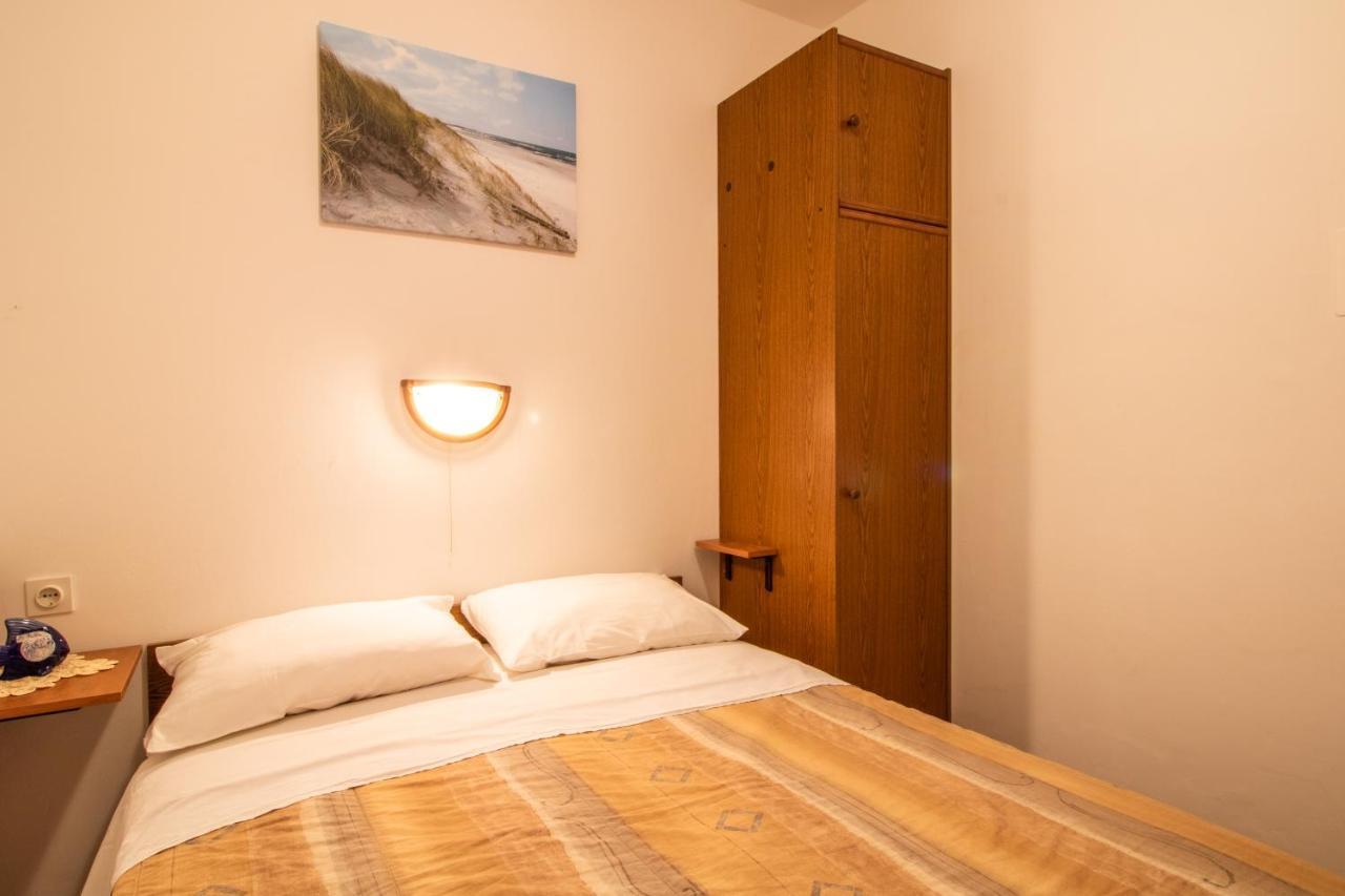 Apartment Mario With Terrace And Sea View Baška Exteriör bild