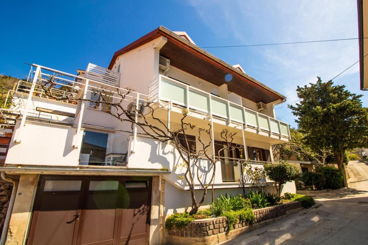 Apartment Mario With Terrace And Sea View Baška Exteriör bild