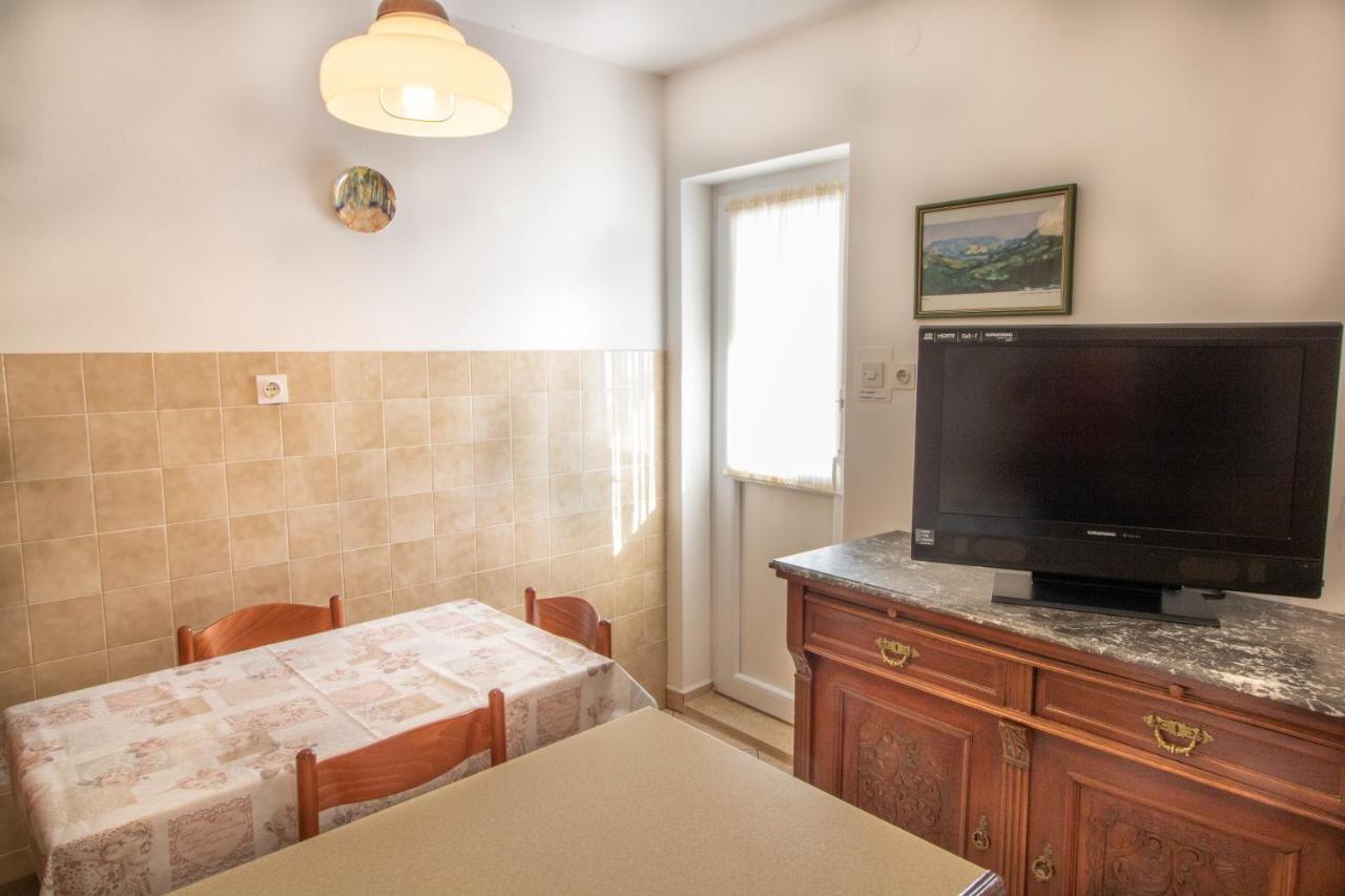 Apartment Mario With Terrace And Sea View Baška Exteriör bild